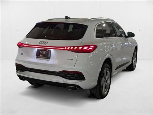 New 2025 Audi Q5 Premium Plus image 2