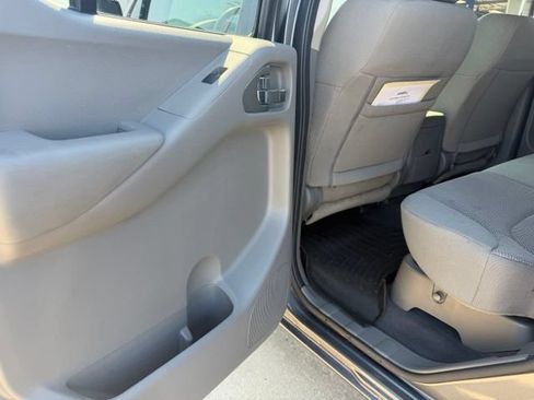 Used 2020 Nissan Frontier SV AWD/4WD image 13