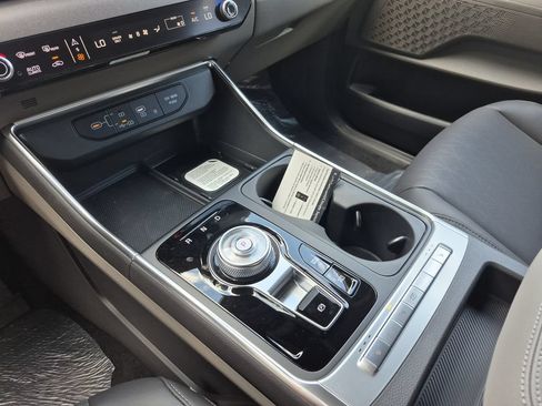 New 2026 Kia Carnival EX FWD image 9