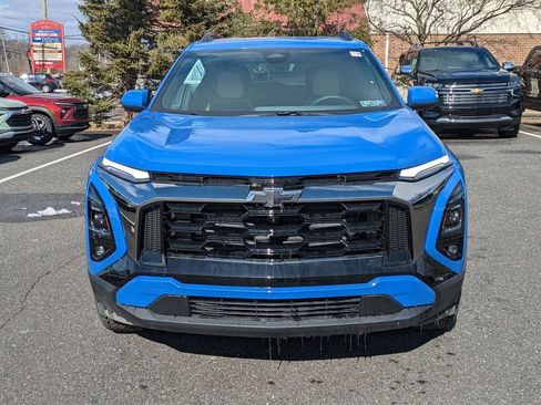 Used 2025 Chevrolet Equinox ACTIV w/ Safety and Technology Package image 2
