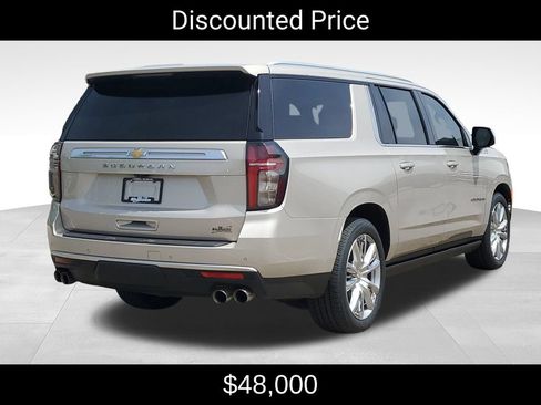 Certified 2021 Chevrolet Suburban High Country AWD/4WD image 3