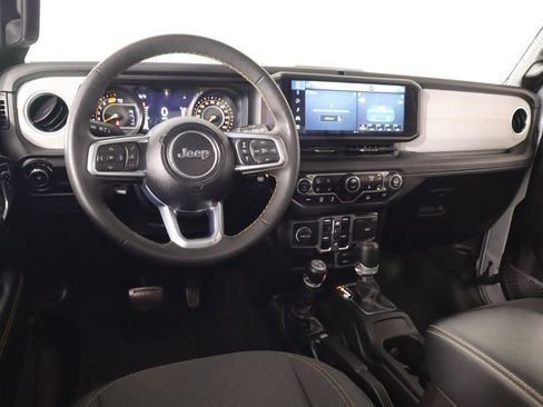 Used 2024 Jeep Wrangler Unlimited Sahara AWD/4WD image 2