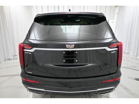 Used 2022 Cadillac XT6 Premium Luxury w/ Technology Package image 6