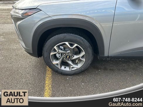 New 2026 Chevrolet Trax LT w/ Driver Confidence Package image 9