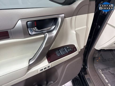 Used 2018 Lexus GX 460 image 12