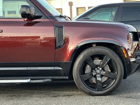 Used 2023 Land Rover Defender 130 X-Dynamic SE image 37