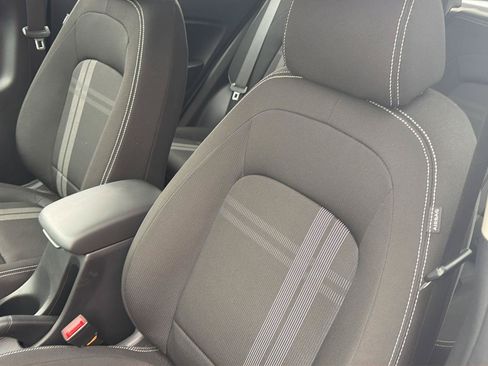 Used 2021 Hyundai Venue SEL w/ Premium Package FWD image 16