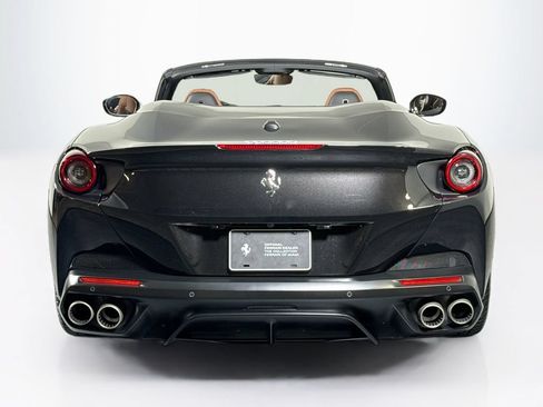 Used 2020 Ferrari Portofino RWD image 8