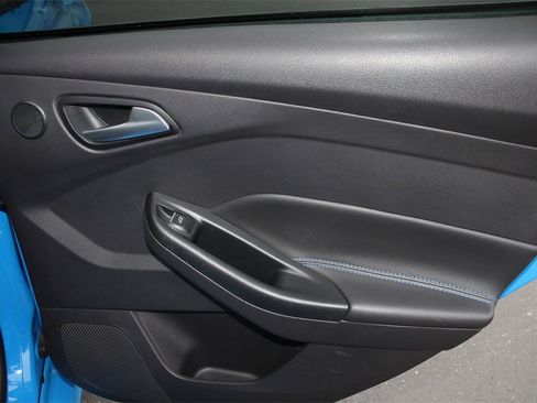 Used 2016 Ford Focus RS image 25