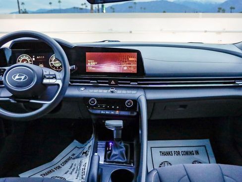 Used 2024 Hyundai Elantra SEL image 13