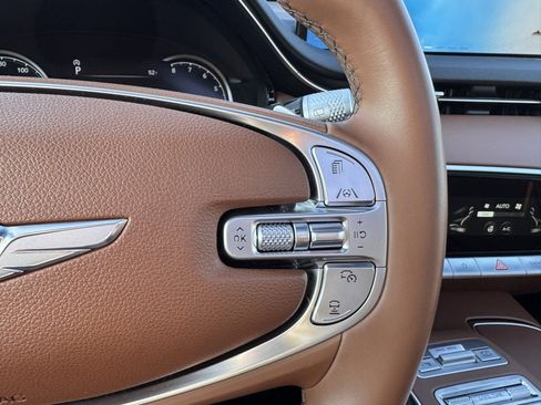 Used 2023 Genesis GV70 2.5T w/ Advanced Package image 18