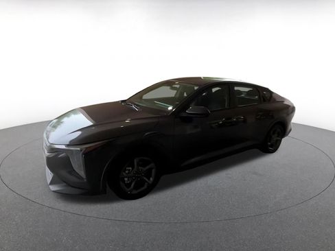 Used 2025 Kia K4 LXS image 9