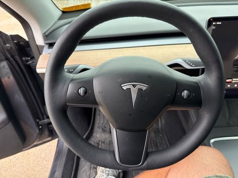 Used 2023 Tesla Model Y Long Range image 22