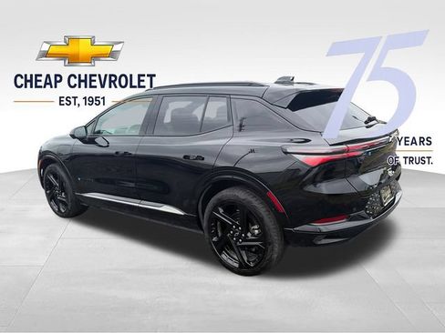 Used 2024 Chevrolet Equinox EV RS FWD image 3