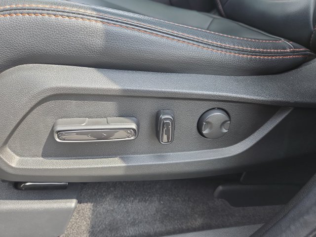 Used 2025 Honda Pilot TrailSport image 12