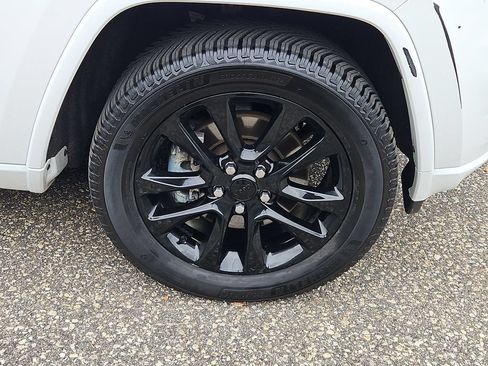 Used 2022 Jeep Grand Cherokee Laredo X AWD/4WD image 10