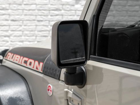 Used 2017 Jeep Wrangler Unlimited Rubicon AWD/4WD image 35