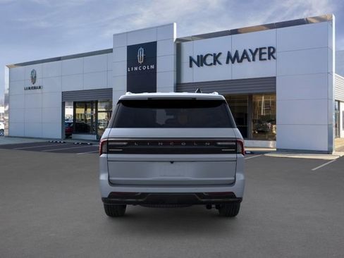 New 2026 Lincoln Navigator Reserve AWD/4WD image 5