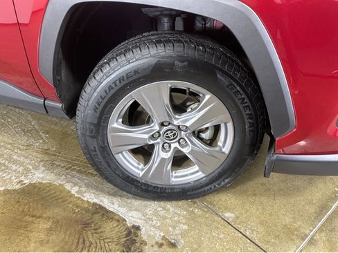 Used 2025 Toyota RAV4 XLE image 14