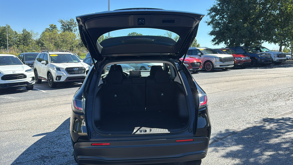 Used 2025 Honda HR-V LX image 9