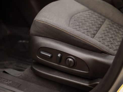 Used 2024 Chevrolet Equinox LT w/ LPO, Floor Liner Package image 19