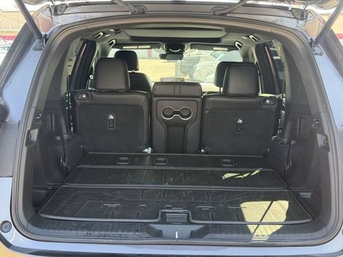 Used 2025 Honda Pilot Black Edition image 35