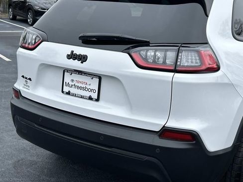 Used 2021 Jeep Cherokee Latitude Plus AWD/4WD image 11