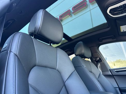 New 2026 Porsche Macan image 18