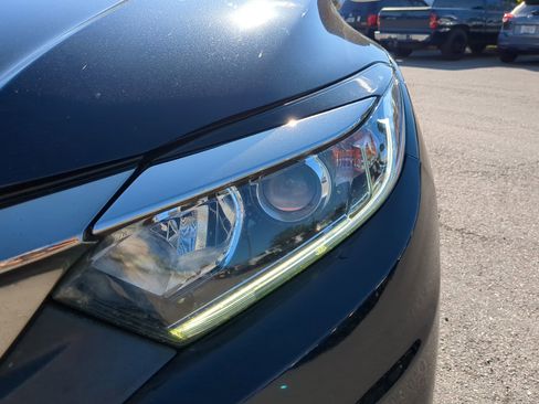 Used 2019 Honda HR-V EX image 11