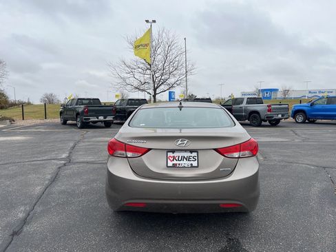 Used 2013 Hyundai Elantra Limited image 4
