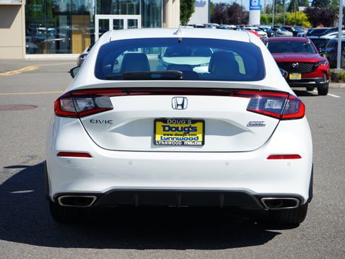 Used 2022 Honda Civic Sport Touring image 4