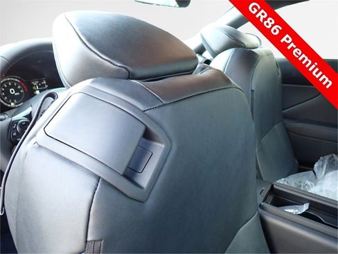 New 2025 Toyota GR86 Premium image 18