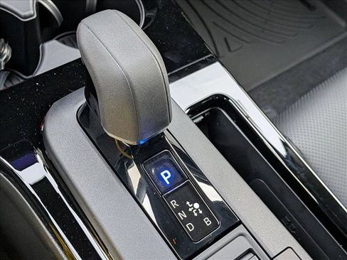 Certified 2025 Toyota Prius XLE image 12