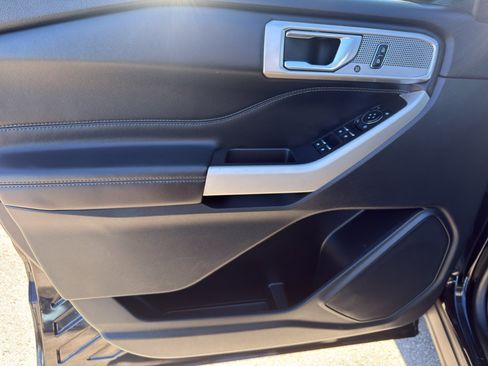 Used 2024 Ford Explorer XLT w/ Equipment Group 202A image 14