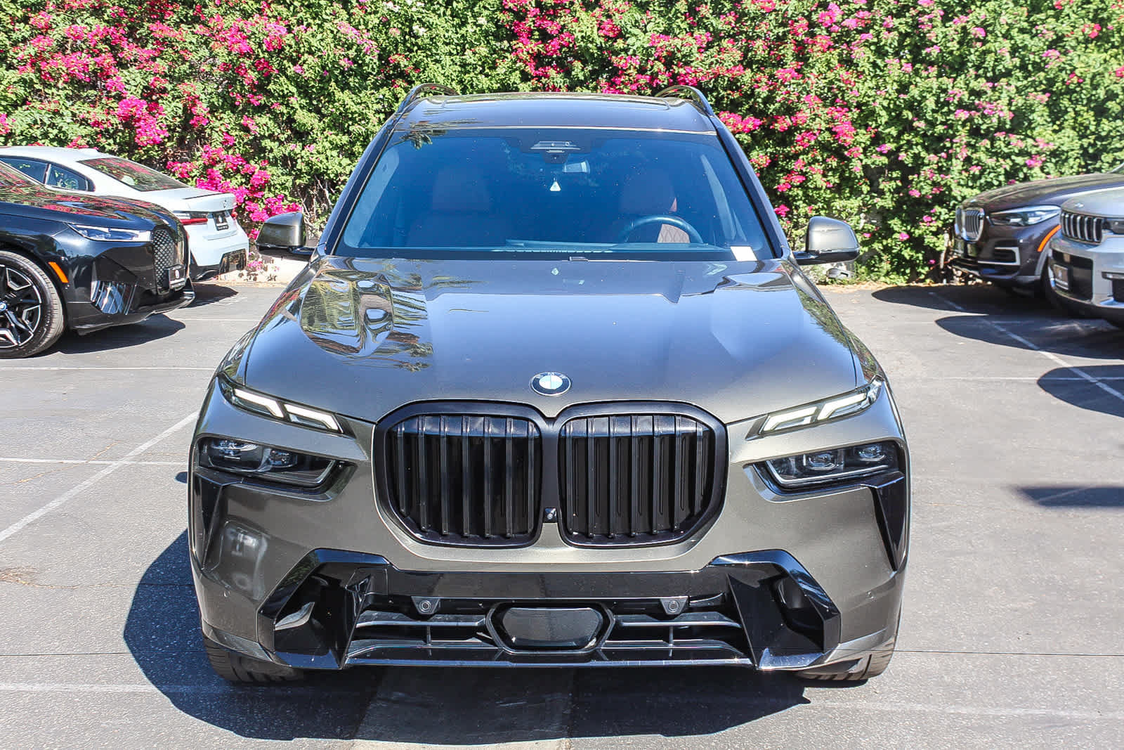 Used 2024 BMW X7 xDrive40i w/ Executive Package AWD/4WD image 2