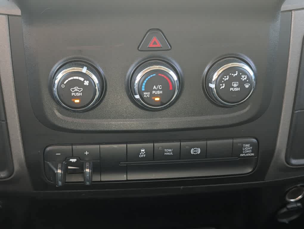 Used 2013 RAM 2500 Tradesman w/ Chrome Appearance Group AWD/4WD image 19