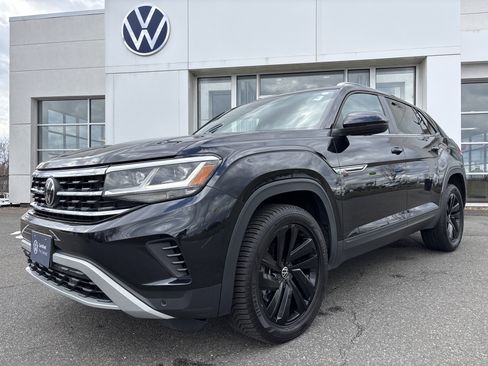 Used 2023 Volkswagen Atlas Cross Sport SE w/ Black Wheel Package image 2