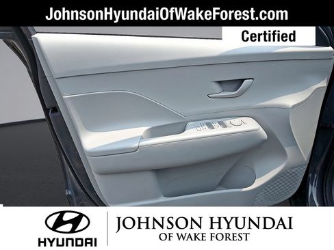 Certified 2025 Hyundai Kona SE FWD image 10