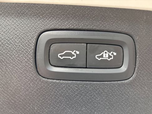 Certified 2023 Volvo XC90 B5 Plus w/ Protection Package Premier image 45