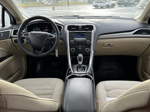 Used 2014 Ford Fusion SE image 18