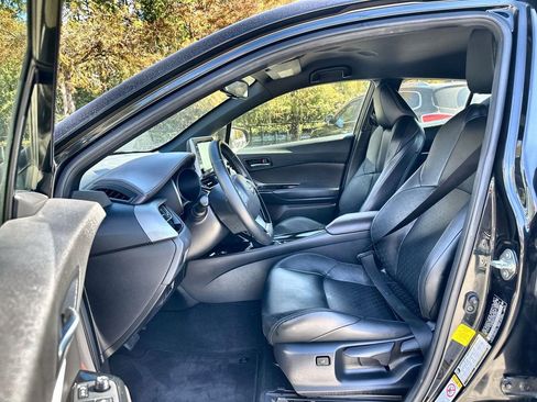 Used 2019 Toyota C-HR Limited image 19