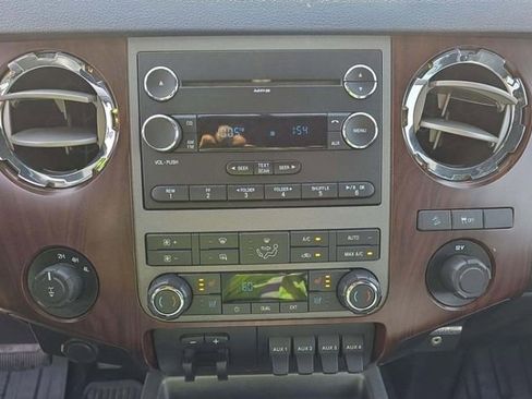 Used 2011 Ford F350 Lariat w/ Lariat Interior Pkg image 4