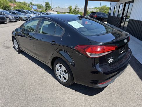 Used 2017 Kia Forte LX FWD image 10