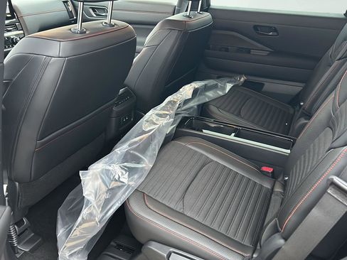 New 2026 Nissan Pathfinder SV image 25