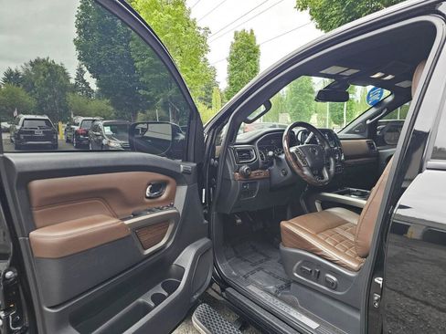 Used 2021 Nissan Titan Platinum Reserve AWD/4WD image 21