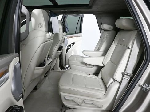 Used 2025 Cadillac Escalade Sport Platinum w/ LPO, Floor Liner Package AWD/4WD image 18
