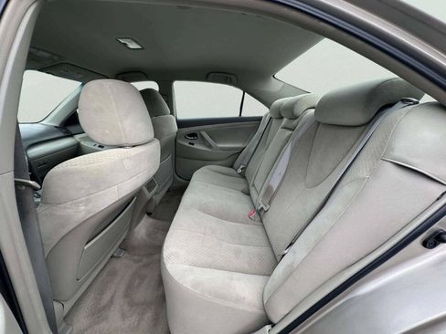 Used 2009 Toyota Camry LE FWD image 16