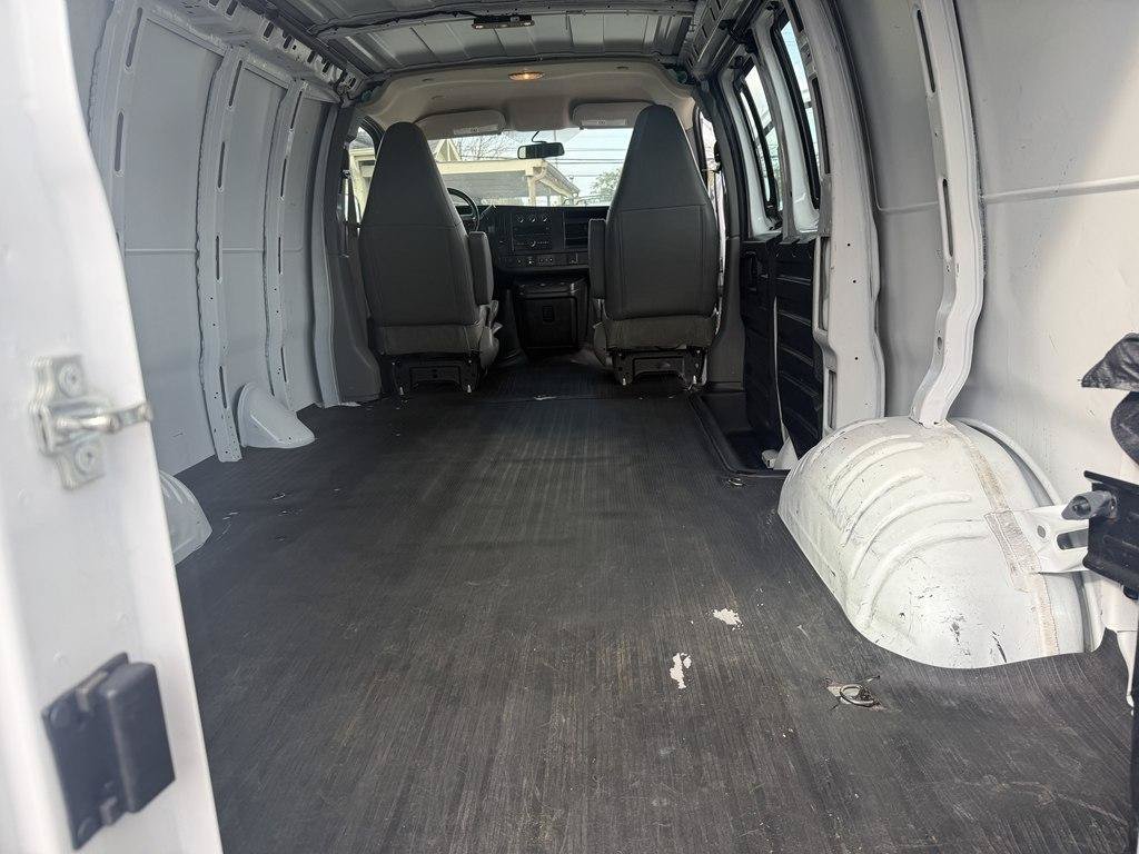 Used 2023 Chevrolet Express 2500 w/ Driver Convenience Package RWD image 7