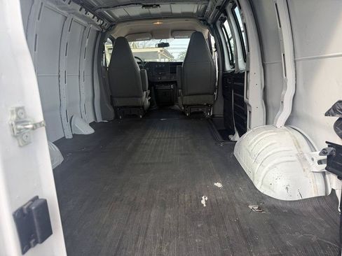 Used 2023 Chevrolet Express 2500 w/ Driver Convenience Package RWD image 7