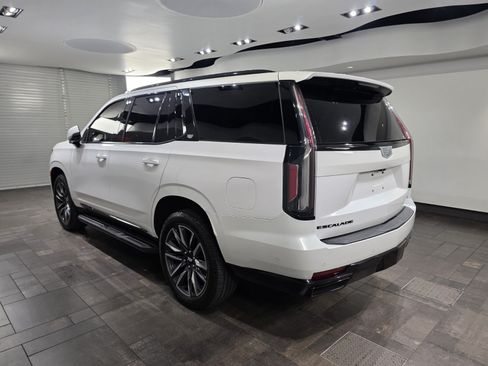 Used 2022 Cadillac Escalade Sport Platinum RWD image 4